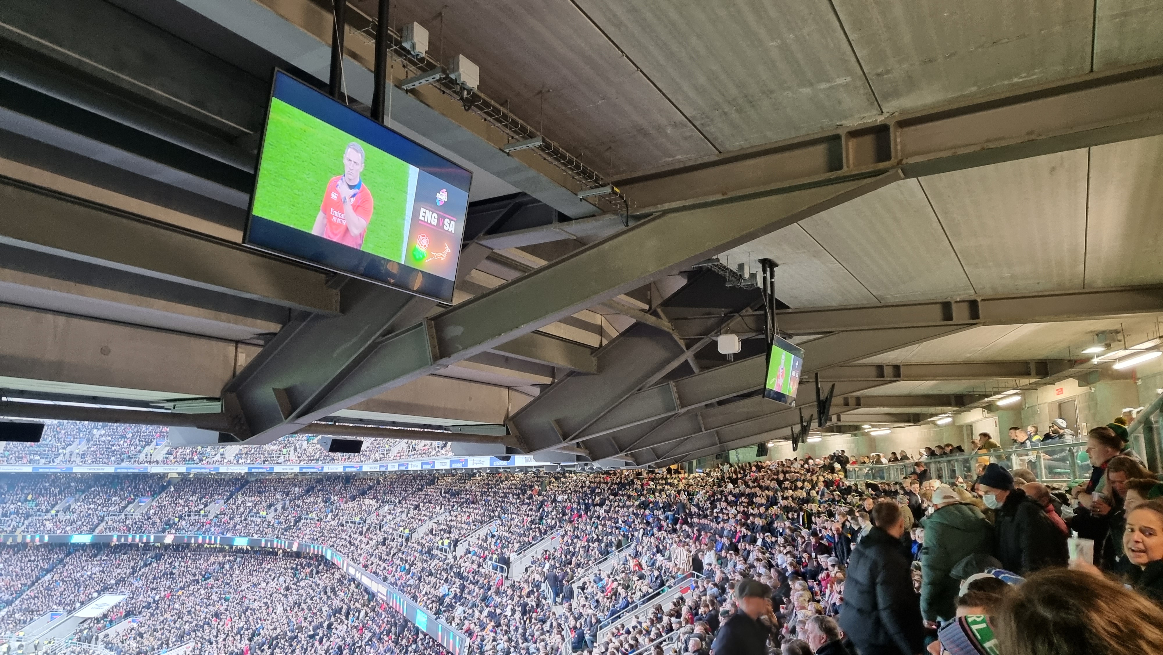 System 2 Ceiling Mounted Screens, Twickenham Stadium, UK